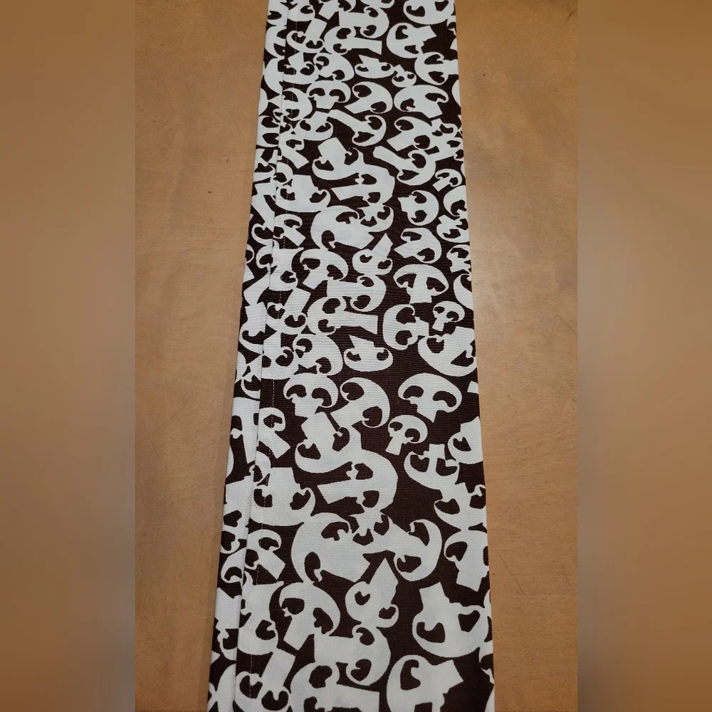 Crate & Barrel Brown & White Mushroom Dishtowel
